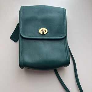 Vintage Coach Dark Green Tourist Pouch Leather Crossbody Bag